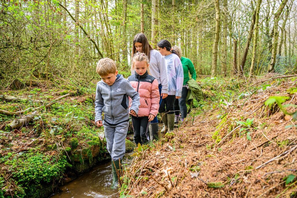 Leeds-Childrens-Charity-at-Lineham-Farm-Explorers.